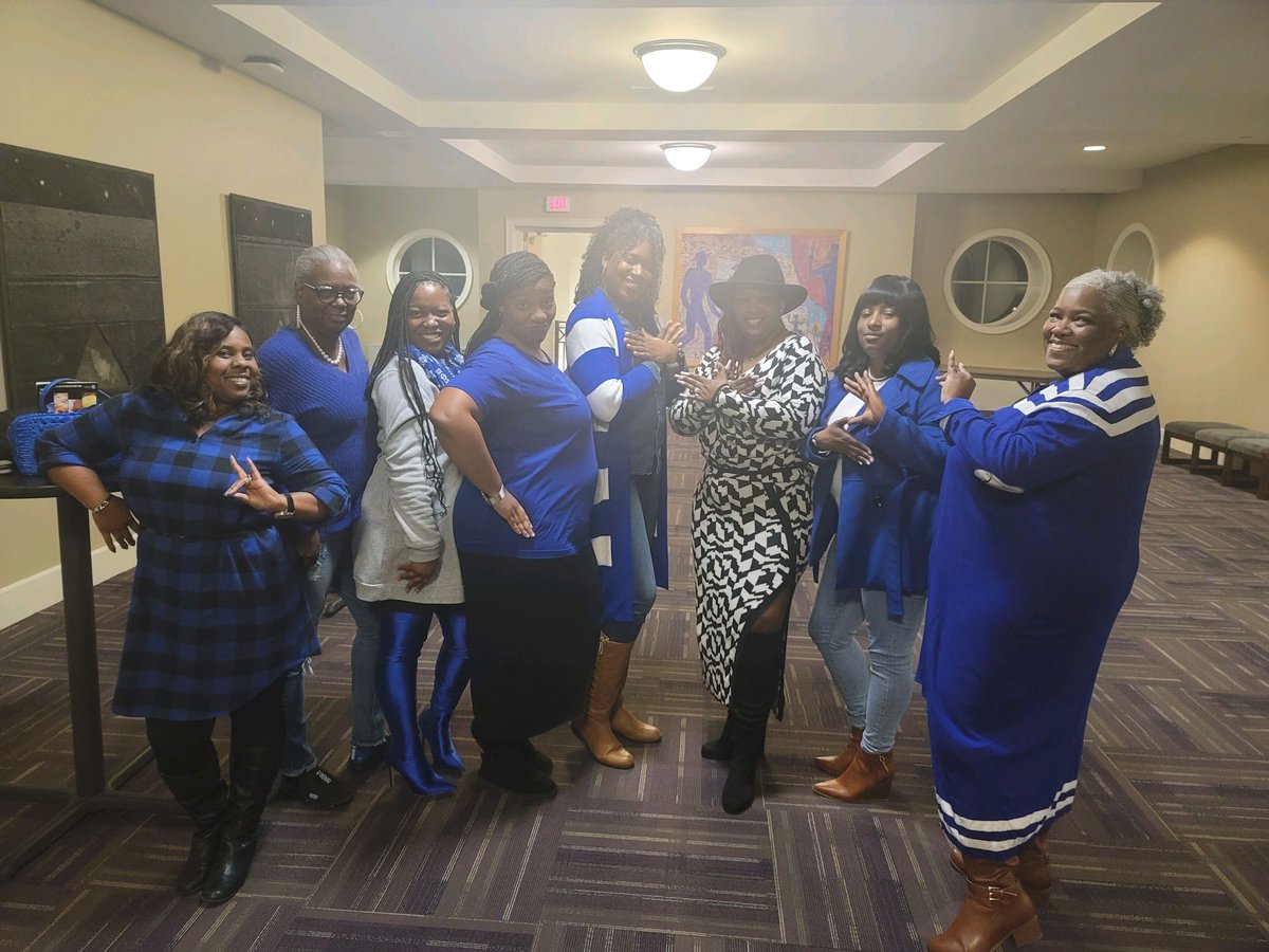 AMZChapter's tweet photo. AMZ enjoyed a wonderful Sisterhood outing last Saturday!
We attended R.E.S.P.E.C.T., a tribute to Aretha Franklin, and loved every minute of it! We also took pictures with @ASHTNMRTN !
 #zetaphibeta #EmbraceTheExtraordinary #SCRZetas #zphib #amazingarkansaszetas #ARZetas https://t.co/tErFmCJbde