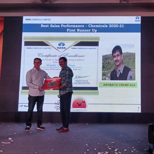 TataChemicals's tweet photo. As our Annual Business Meet ends, it’s time to recognise the achievements of our Channel partners with awards and ‘Thank You’s! Here are a few glimpses of the evening event as our teams enjoy together!
#Recognition #Awards #BusinessMeetsFun #ServingSocietyThroughScience https://t.co/Rk4WSjxhAh