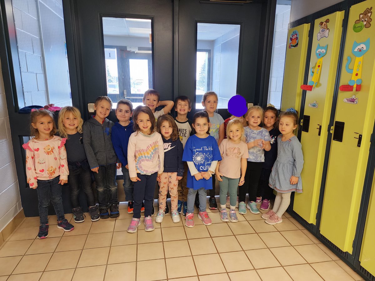 Nous avons une vague de bleue aujourd'hui en raison de la journée mondiale du diabète. Bravo à tous ceux et celles qui ont participé. @Daph_Wallbridge <a href="/CSCDGR/">CSCDGR</a>