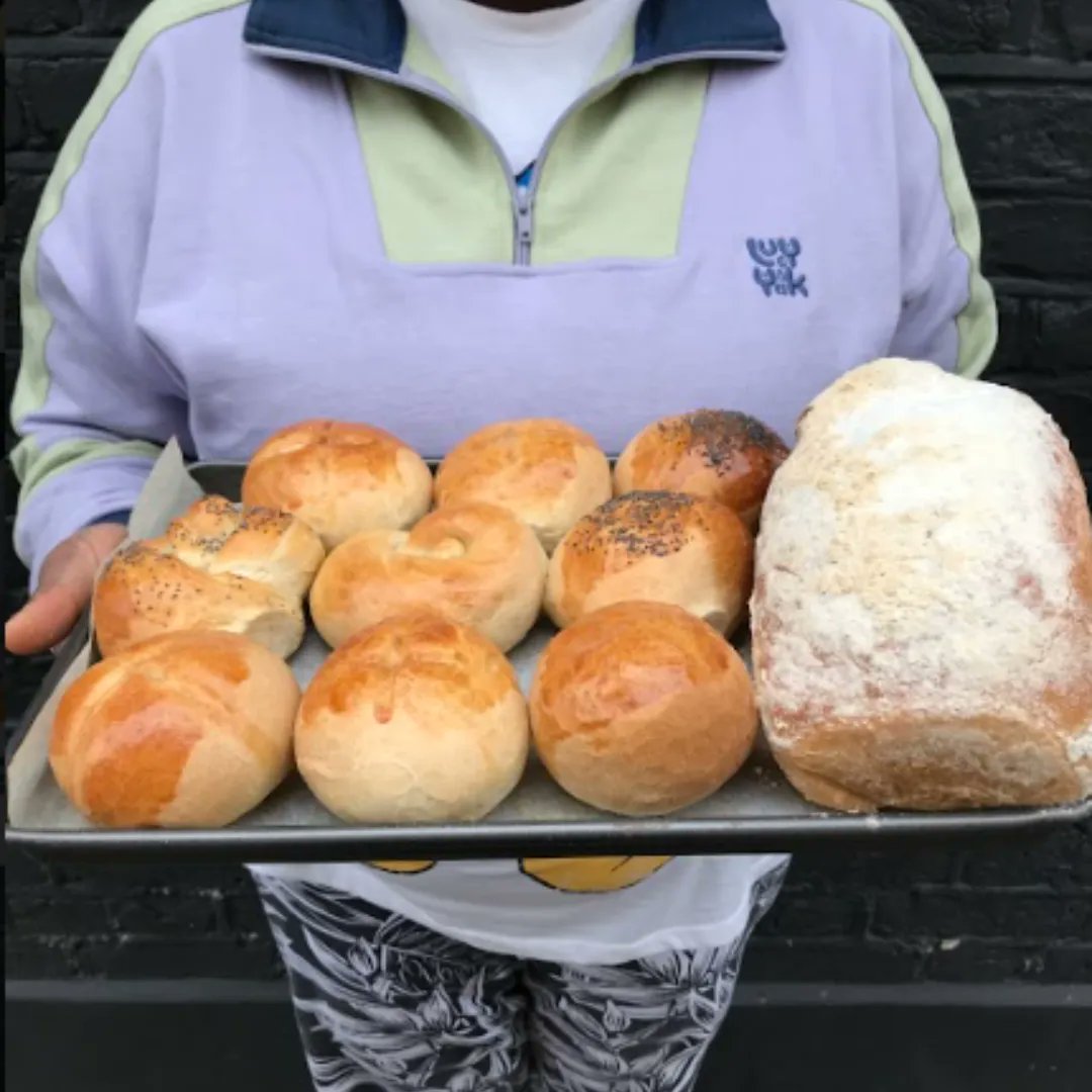 LuminaryBakery's tweet image. Last week the trainees on the #LuminaryEmployabilityCourse were baking up some fresh bread loaves &amp;amp; rolls as well as diving into a conversation about dealing with setbacks. ✨️