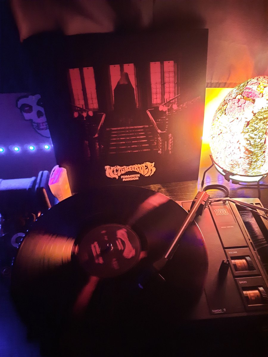 Préco du dernier album de Witchfinder reçu !!! Je suis joie 😍🥰
Le DOOM !!!!!🖤💚