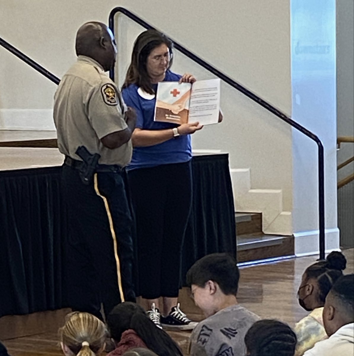 Contact_SRS's tweet photo. Today is #WorldDiabetesDay. Sheriff Derrick Cunningham @MG_Sheriff &amp; I spoke to 4th grade students about #Type1Diabetes. He read “Daisy Dimples Learns About Diabetes,” a book from @AIMPlusMedical .
.
#SugarRushSurvivors 
@campsealeharris@TDmodsquad https://t.co/75RblagBPg
