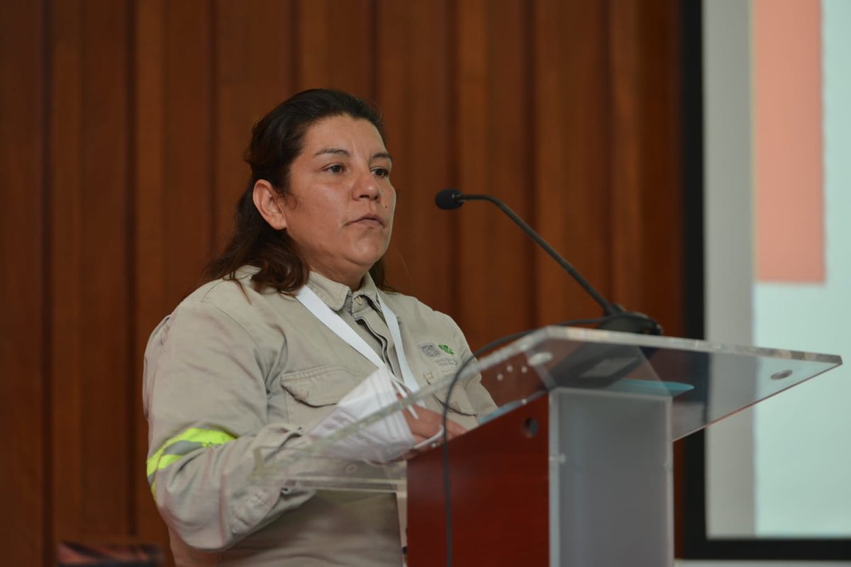 "Ser voluntaria de limpia significa no tener un ingreso estable", señaló Enriqueta Loreto, del Servicio Público de Limpia #CDMX, al brindar su testimonio sobre cómo enfrentaron la emergencia sanitaria #COVIDー19, sin protección; "necesitamos un trabajo estable y con derechos".