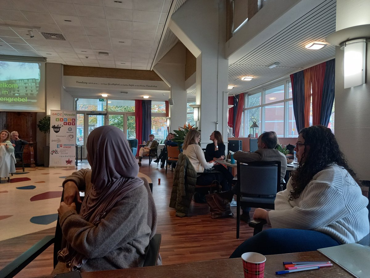 Oost voor Elkaar (@wijkinfopunt) on Twitter photo Mooie bijeenkomst van GROZUtrecht vandaag in Huiskamer van Swellengrebel. Met buurtwandeling in <a href="/krommerijnpark/">Kromme Rijnpark</a>, presentaties vanuit GROZUtrecht en Vitaal in Brainport (Eindhoven), reflecties van bewoners en professionals en dialooggroepen over uitdagingen voor meer gezondheid. Mooie bijeenkomst van GROZUtrecht vandaag in Huiskamer van Swellengrebel. Met buurtwandeling in <a href="/krommerijnpark/">Kromme Rijnpark</a>, presentaties vanuit GROZUtrecht en Vitaal in Brainport (Eindhoven), reflecties van bewoners en professionals en dialooggroepen over uitdagingen voor meer gezondheid.