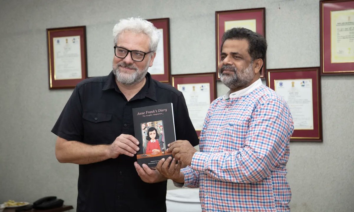 srfti_official's tweet photo. Prof. David Polonsky, Production Designer and Illustrator for 'Waltz with Bashir' in an engaging master class presented jointly by @IsraelinIndia and @srfti_official.
David Polonsky is an Israeli book illustrator and artistic film director.
#AmritMahotsav #Raytoday https://t.co/6vI4R6gVqK