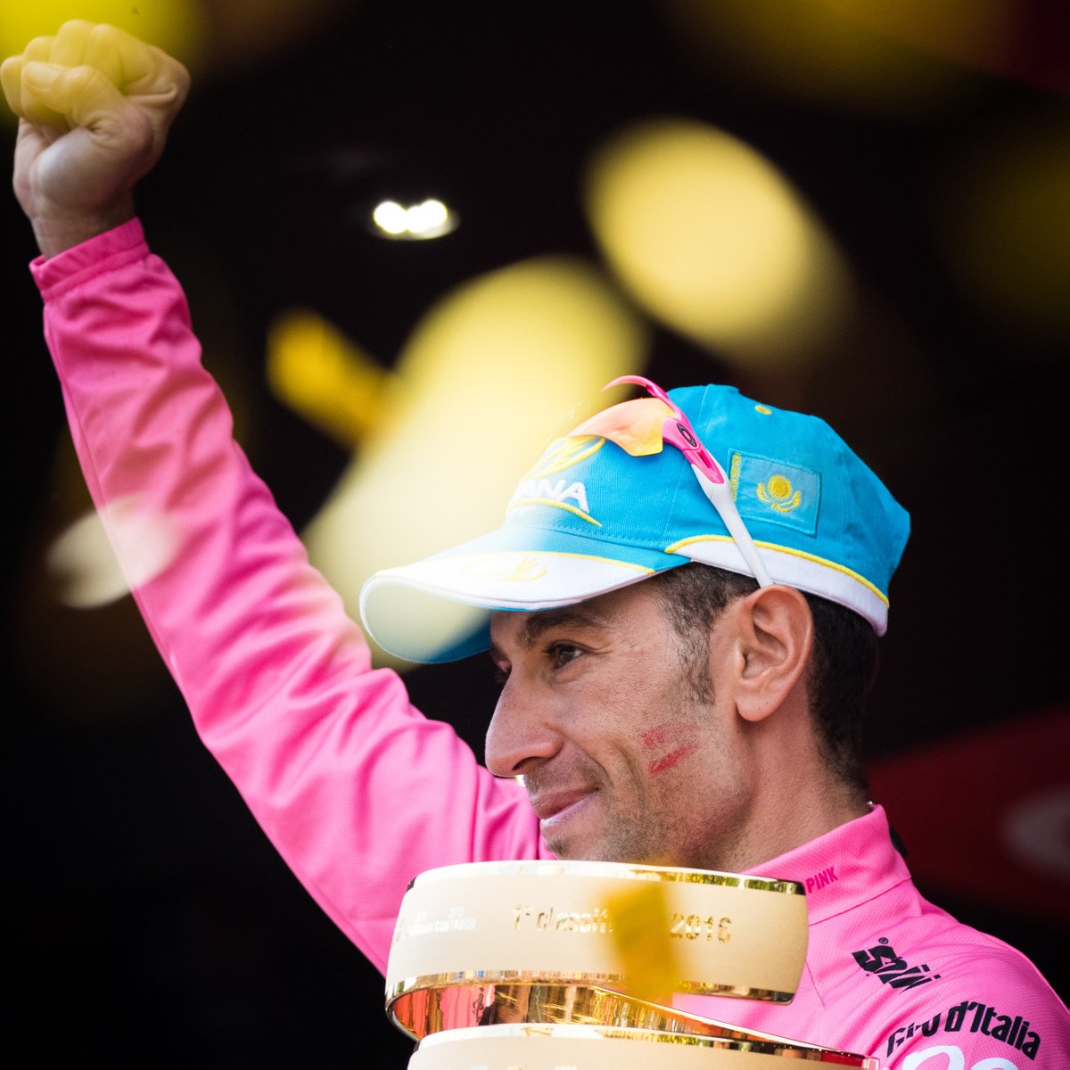 🎂 Happy Birthday, Vincenzo! 
.
🎂 Buon Compleanno @vincenzonibali!

#Giro