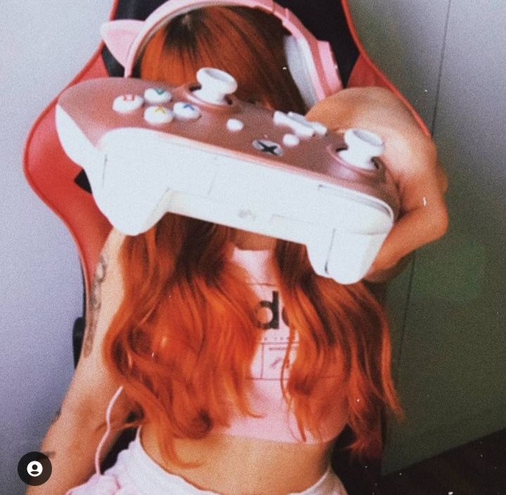 Tudo_kim's tweet photo. Sdds Dela Ruiva 🧡😻 https://t.co/73EmSp23Xe