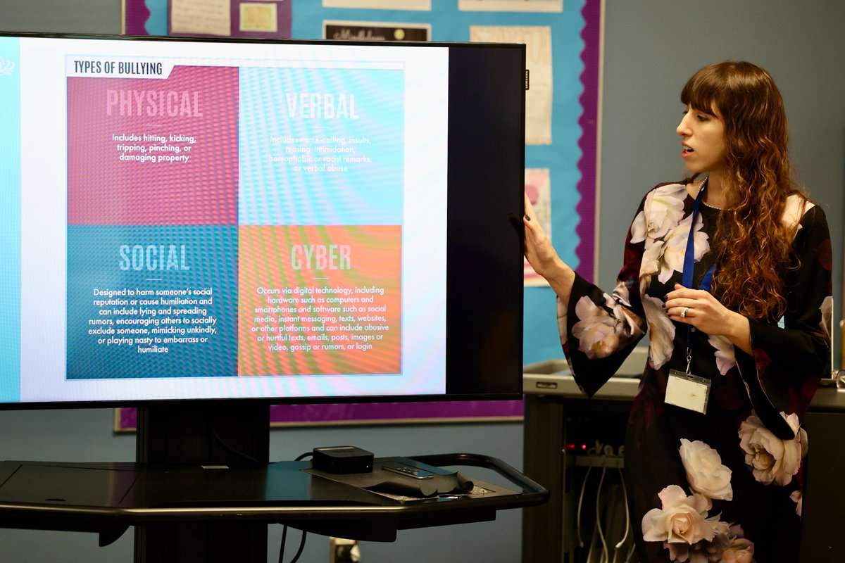 BISHouston's tweet photo. How can we make the world a better place?
In the Year 7 neighbourhood with our awesome School Counselor, @MissScounseling, keeping us grounded about the benefits healthy boundaries.
#BISHouston shaping a generation of caring global citizens! #naecreateyourfuture https://t.co/Wtw32PSoU5