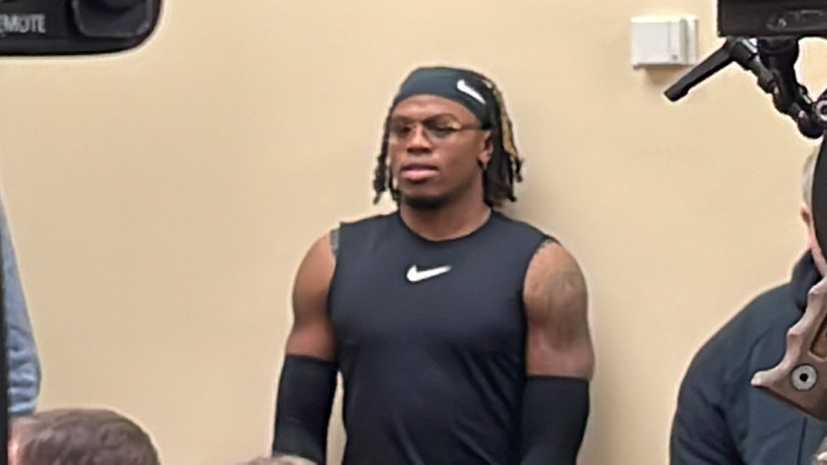 BlakeHornTV's tweet photo. Monday #Hawkeyes power rankings:

1. Cooper DeJean
2. Phil Parker
3. “The body of work” the last 3 weeks
4. Purdue
5. Kaevon’s postgame swag https://t.co/KWwIfcjEsq