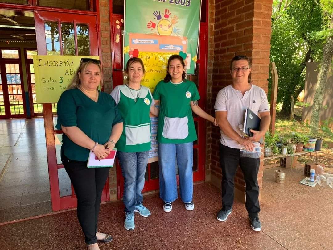 SAdoremis's tweet photo. 👥#NuestroEquipo escuchando a nuestros #Docentes y acercando la propuesta de #FreTeMis

Gracias por el apoyo y acompañamiento.
.
.
#SomosFreTEMis
#SomosADoReMis 
#DocentesMisioneros https://t.co/XZSGMTdotq