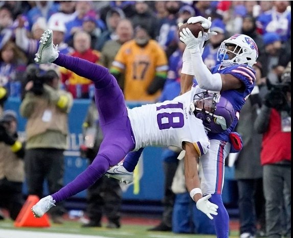 Porkmachine's tweet image. Still can't believe he caught that
#skol #Vikingsvsbills #vikings