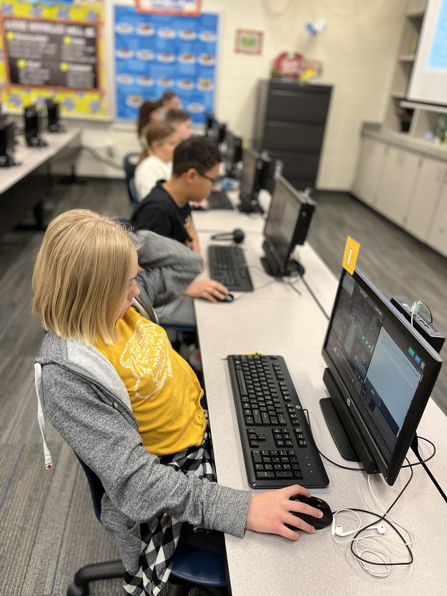 ComputersMp's tweet photo. These 5th graders tried their hand at Python coding and to say that it was a BIG hit is an understatement! Give those brain muscles a workout Timberwolves! #MPconfident @ClaOlathe @MPTimberwolves https://t.co/O198kkaXjk