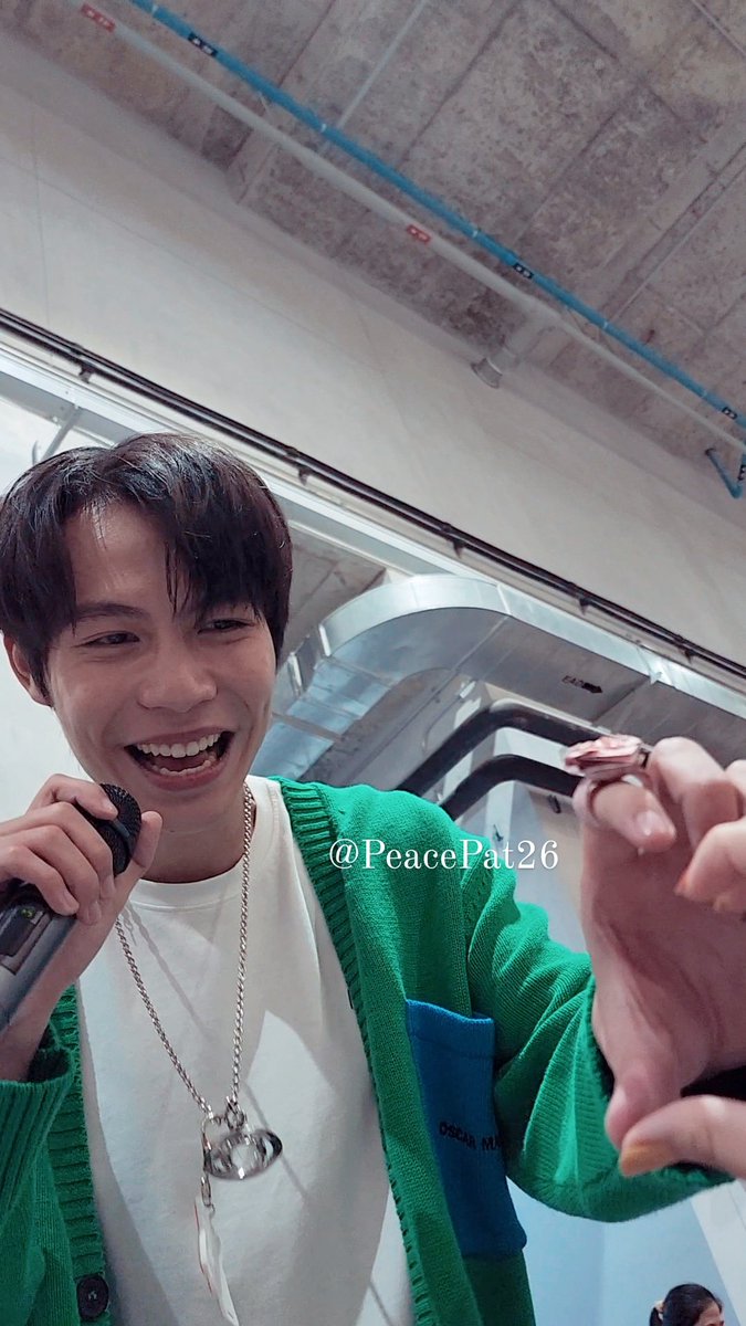 PeacePat26's tweet photo. ยินดีกับแมวเหมียวดำแอคใหญ่ 2 ล้านฟอล มีคนรักเฟิ้ดๆ ถึง 2 ล้านคนเลยนะเนี่ย ต่อไปต้องเพิ่มขึ้นอีกแน่นอน ! #2MillionLoveForFirst https://t.co/Qe5G3WOnxq