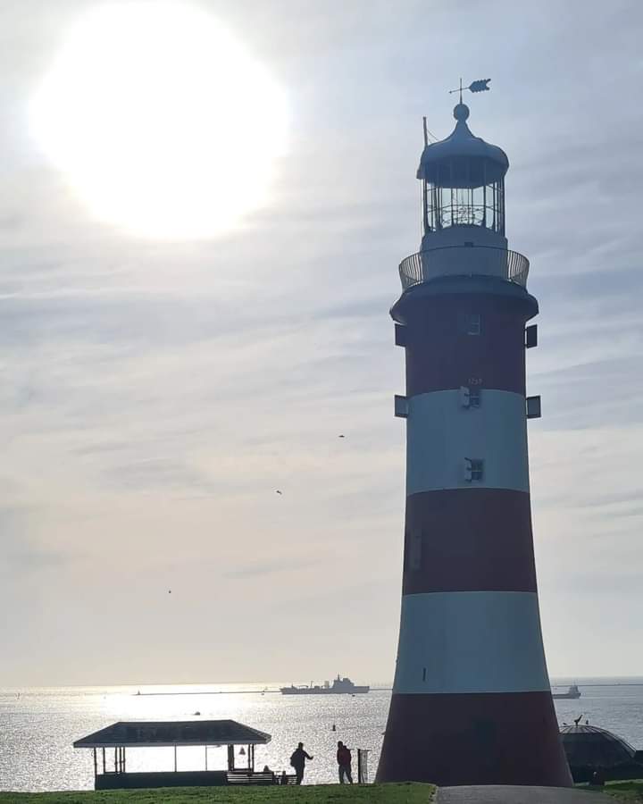 After leaving Portland we secured up to D Buoy in the lovely morning haze yesterday. Some lovely photos were taken from the Focsle as we arrived. We've also been spotted from the hoe ⚓ #PlymouthSound #OntheBuoy @RFATidespring @RFAHeadquarters