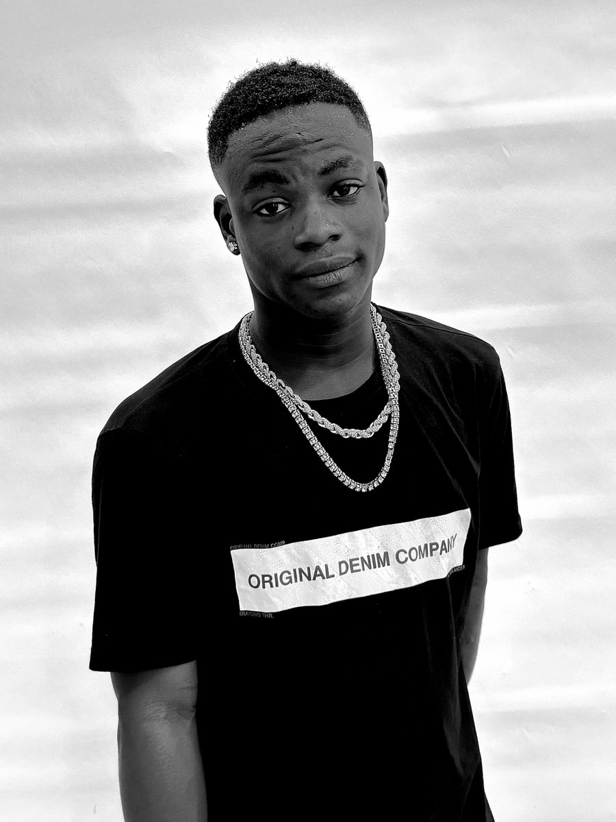 Lildouoff's tweet photo. L’amour fait passer le temps, le temps fait passer l’amour 🤍
⚠️Rendez-vous le 1er Janvier 2023 au Palais de la culture de Bamako pour mon concert inédit ❤️🫠
#bdkalagare https://t.co/rS6GFLUul7