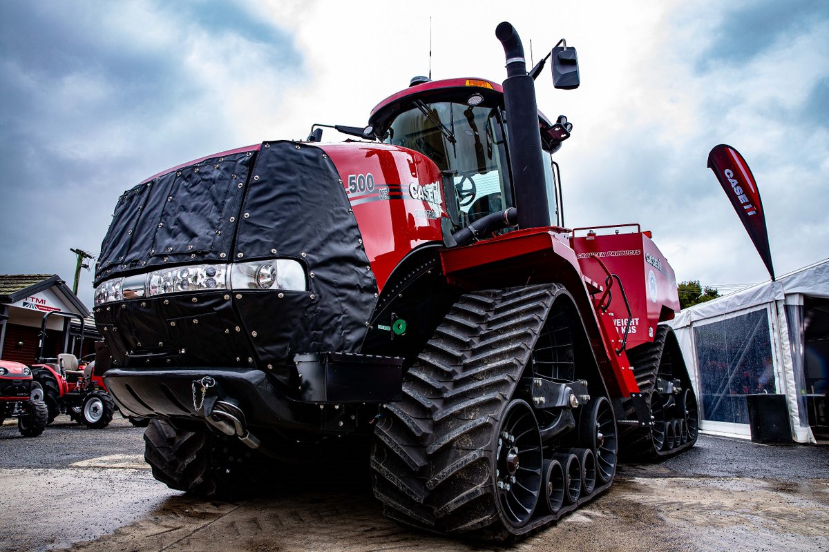 Three <a href="/Case_IH/">Case_IH</a> Steiger Quadtrac 500s preparing for final leg of epic journey to ANTARCTICA where they’ll be used to support the Australian Antarctic Division’s (AAD) aviation operations at Wilkins Blue Ice Runway. More: ow.ly/AZYj50LCv3U #CNHIndustrial #BreakingNewGround