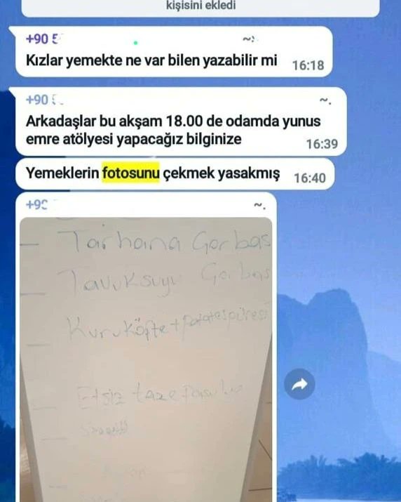 Eskişehir Yunus Emre KYK Kız Öğrenci Yurdu idaresi çıkan yemeklerin fotoğrafının çekilmesini yasaklıyor, arkadaşlarımızın maruz kaldığı koşulları gizlemeye çalışıyor.

Hijyen yok, güvenlik yok, konfor yok; bu koşullara mahkum edilen sayısız öğrenci ve sorumsuz yöneticiler var!
