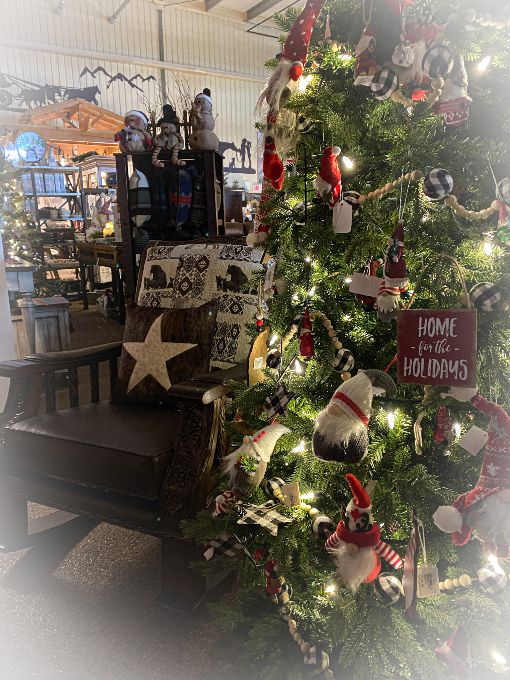 rustic_ranch's tweet photo. It was fun seeing you at the Christmas Reveal! Thanks for coming! We still have lots of decor in store and online to transform your home for the holidays! Hope to see you! We will also be @spruce_meadows Christmas market! https://t.co/YCHhs4Orqb