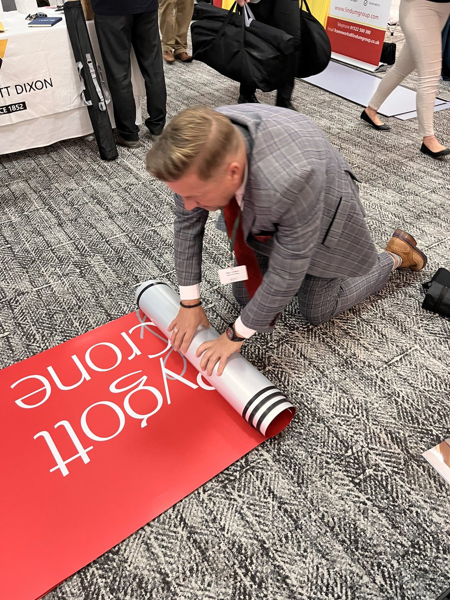 jasperCaudwell's tweet photo. Busy day exhibiting @EastMidsExpo @PygottandCrone @nigeljemson toped off by handing out a bottle of bubbly to our business draw winners #pickeringhire
V well attended and great to catch up with some familiar and new faces π
..inc a rare picture of Jemmo working #backsgone https://t.co/BWxNcOhSX6