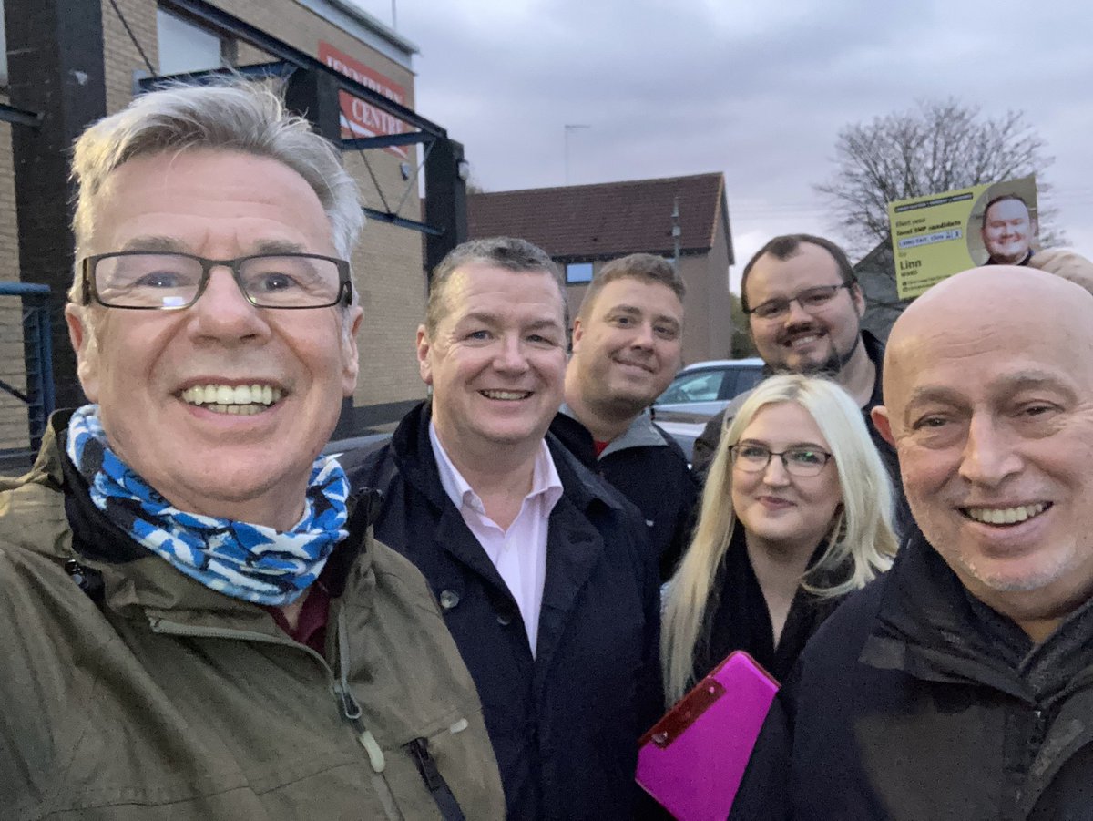 dunglasschris's tweet photo. One of a few teams out this afternoon for the Linn By election, working for @theSNP candidate Chris Lang-Tait. #forLinn #actuveSNP https://t.co/QaDEG4ADzO