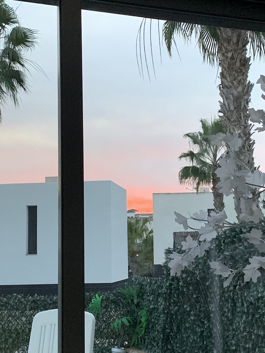 packer_pauline's tweet photo. #Espana #villamartin #sunsetshimmer #sunsetphotography #sunsets #Sunset_Beach #WonderEveryDay #life @packer_pauline https://t.co/fpt8uIQL6k