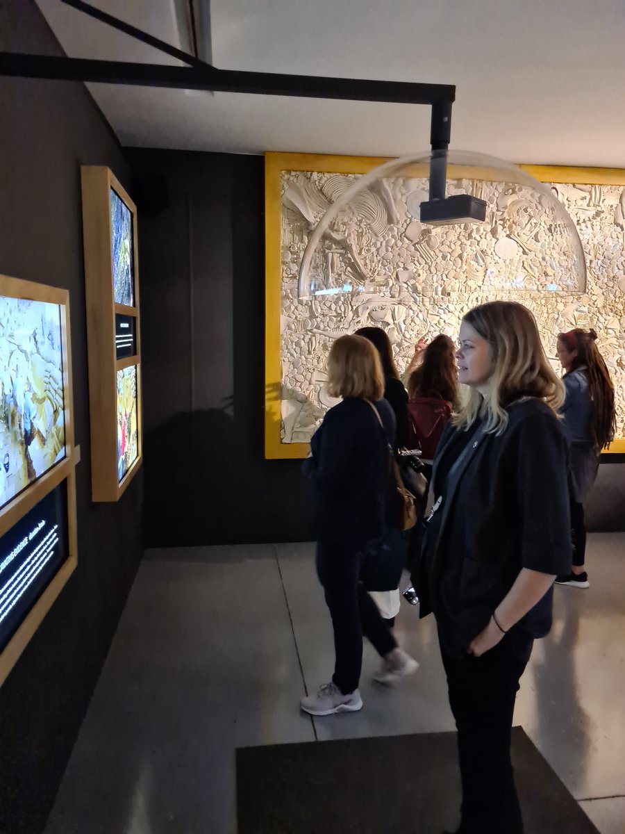 SapienCE - Centre for Early Sapiens Behaviour (@sapience_uib) on Twitter photo Proud to present #SapienCE's exhibition at <a href="/OriginsCentre/">Origins Centre Museum</a> <a href="/WitsUniversity/">Wits University</a> to colleagues from <a href="/UiB_museet/">Universitetsmuseet</a> <a href="/UiB/">Universitetet i Bergen</a> <a href="/maritkamu/">Marit K. Amundsen</a> <a href="/ehausken/">Eli Kristine Hausken</a> <a href="/aathorsen/">Åshild S. F. Thorsen</a> ❤️🇿🇦🇳🇴 Big thanks to Mandy Esterhuysen, Tammy and Jerome Reynard, and Sarah Wurz for hospitality! <a href="/UiB_HF/">Det humanistiske fakultet</a> Proud to present #SapienCE's exhibition at <a href="/OriginsCentre/">Origins Centre Museum</a> <a href="/WitsUniversity/">Wits University</a> to colleagues from <a href="/UiB_museet/">Universitetsmuseet</a> <a href="/UiB/">Universitetet i Bergen</a> <a href="/maritkamu/">Marit K. Amundsen</a> <a href="/ehausken/">Eli Kristine Hausken</a> <a href="/aathorsen/">Åshild S. F. Thorsen</a> ❤️🇿🇦🇳🇴 Big thanks to Mandy Esterhuysen, Tammy and Jerome Reynard, and Sarah Wurz for hospitality! <a href="/UiB_HF/">Det humanistiske fakultet</a>
