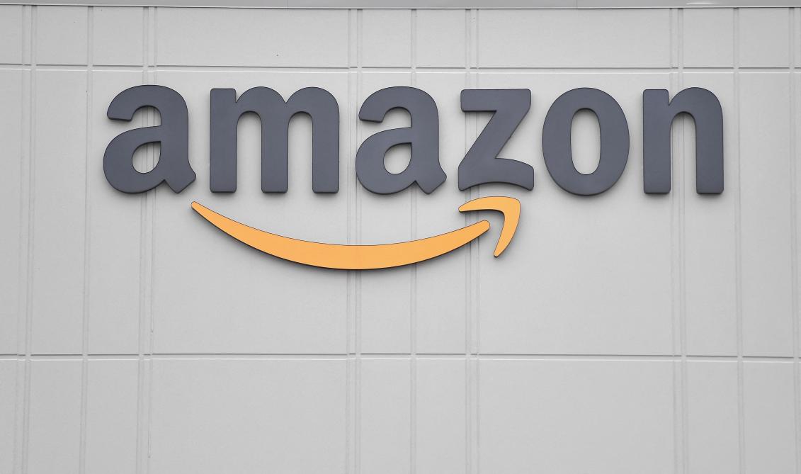 lesoir's tweet image. Amazon prévoit le licenciement de 10.000 employés, selon le «New York Times» lesoir.be/476943/article…