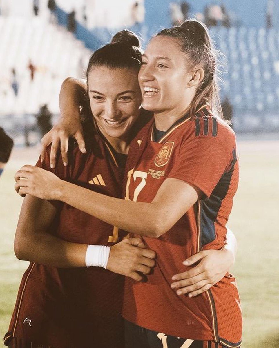 futbol_core's tweet photo. 😁✨ Sonrisas de debutantes ✨😁

#FutbolCore https://t.co/ttCWLlBdaF