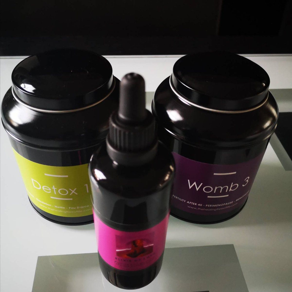 healing3oflife's tweet photo. FERTILITY AFTER 40 Tea Kit, preconception detox cleanse, endocrine support, optimal ovulation and implantation, estrogen booster https://t.co/9HU0dJciG5 #FertilityTea #BlackOwnedBusiness #SupportBlackBusiness #FertilityBooster https://t.co/jZV5FkapUF