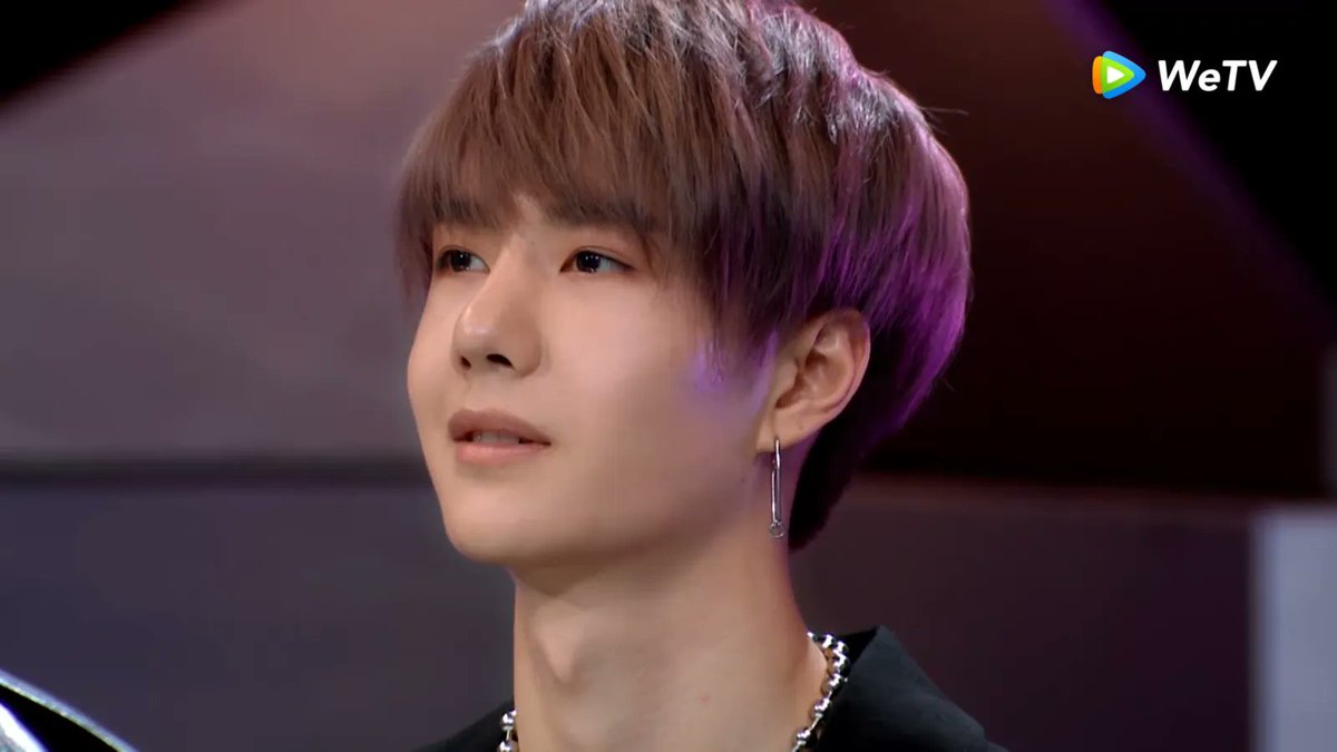 เมนเทอร์มานั่งหล่อ