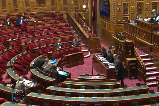 cafepedagogique's tweet photo. Le débat sur l'enseignement professionnel au Sénat ne passionne pas les sénateurs . Il est vrai qu ecela ne concerne qu'un tiers des lycéens, les plus pauvres... https://t.co/oUwRPRJS9N