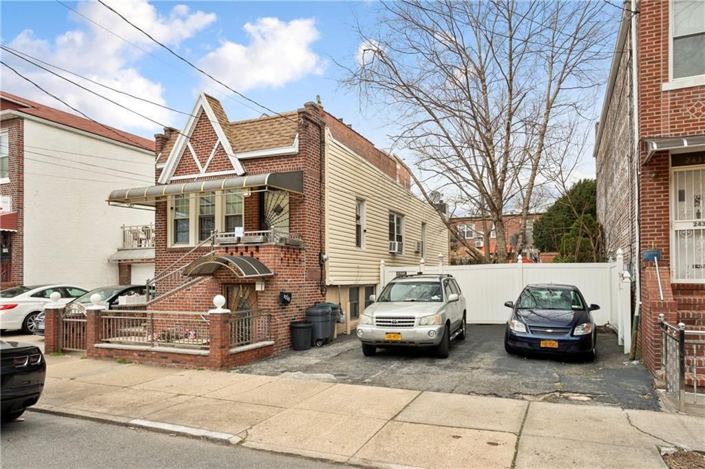 FillmoreRE's tweet image. JUST SOLD!
What did 1846 HENDRICKSON STREET, Brooklyn, NY sell for?

Tap for the details on this home or contact Lucy Ciocia at 📱  (917) 541-4142 

#BHHSFillmore #Sold