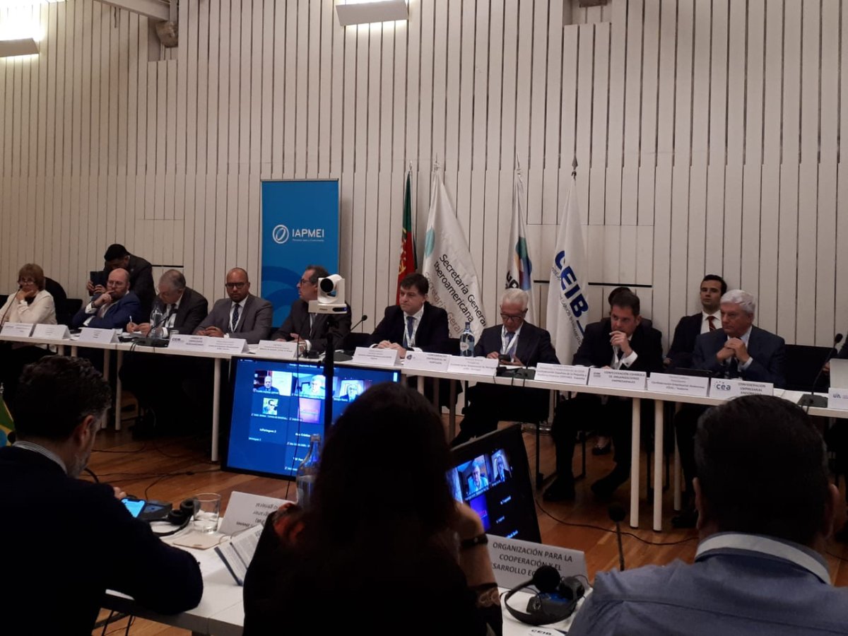 CEA_And's tweet photo. El President de la CEA, @Gerard_Cadena  ha intervingut aquesta tarda en la primera de les dues jornades de treball que es desenvolupen a Lisboa en motiu del V Fòrum Iberoamericà de les mitjanes i petites empreses (MIPIMES). 

Tots els detalls 
👇🏼
https://t.co/S12RMBVeVp https://t.co/4zn5MjuSPA