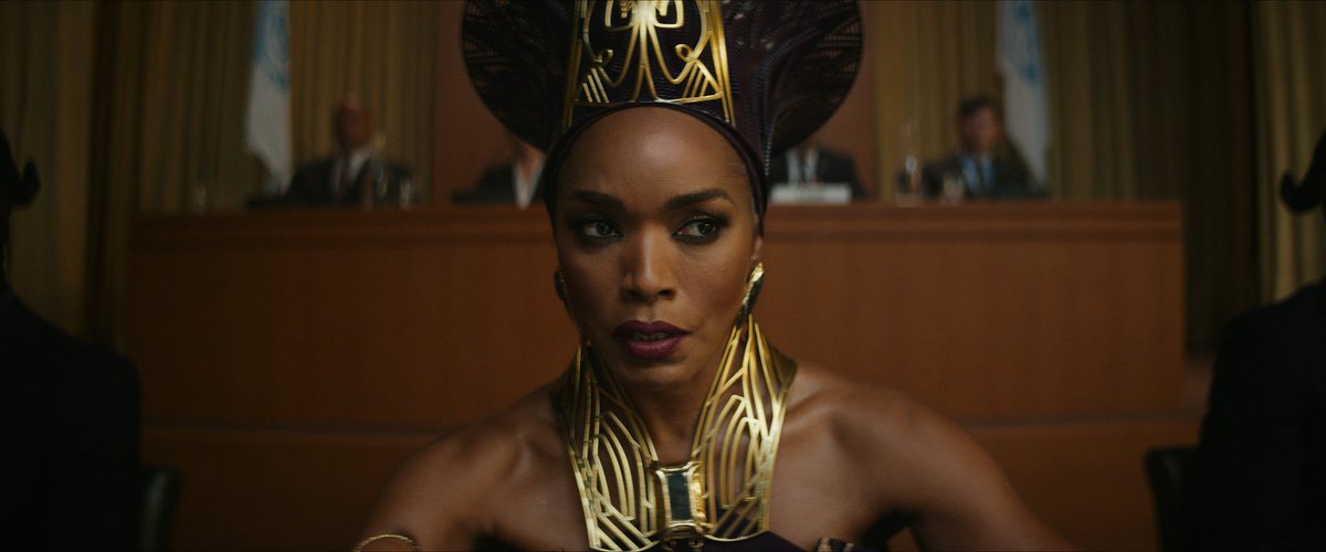 Shall we just give Angela Bassett her Oscar now? 👑 #BlackPanther #WakandaForever