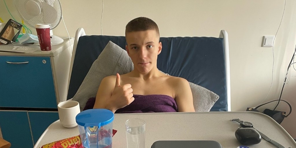 🚨 PLEASE RT 🚨
17-year-old Charlie is a keen boxer and has just qualified as a chef in the Royal Navy. He urgently needs to find a matching donor for a stem cell transplant, after being diagnosed with Aplastic Anaemia.  

Join the stem cell register: bit.ly/3X3QKNd