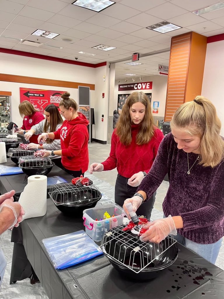 Today, the Student Government Association partnering with <a href="/ysunity_sogie/">YSUnity</a> for a tie dye t shirt swap as part of our continued Swipe Out Hunger Week programing. 

It’s going on in the Cove in Kilcawley till 1pm, so stop by if you haven’t yet to make a shirt!