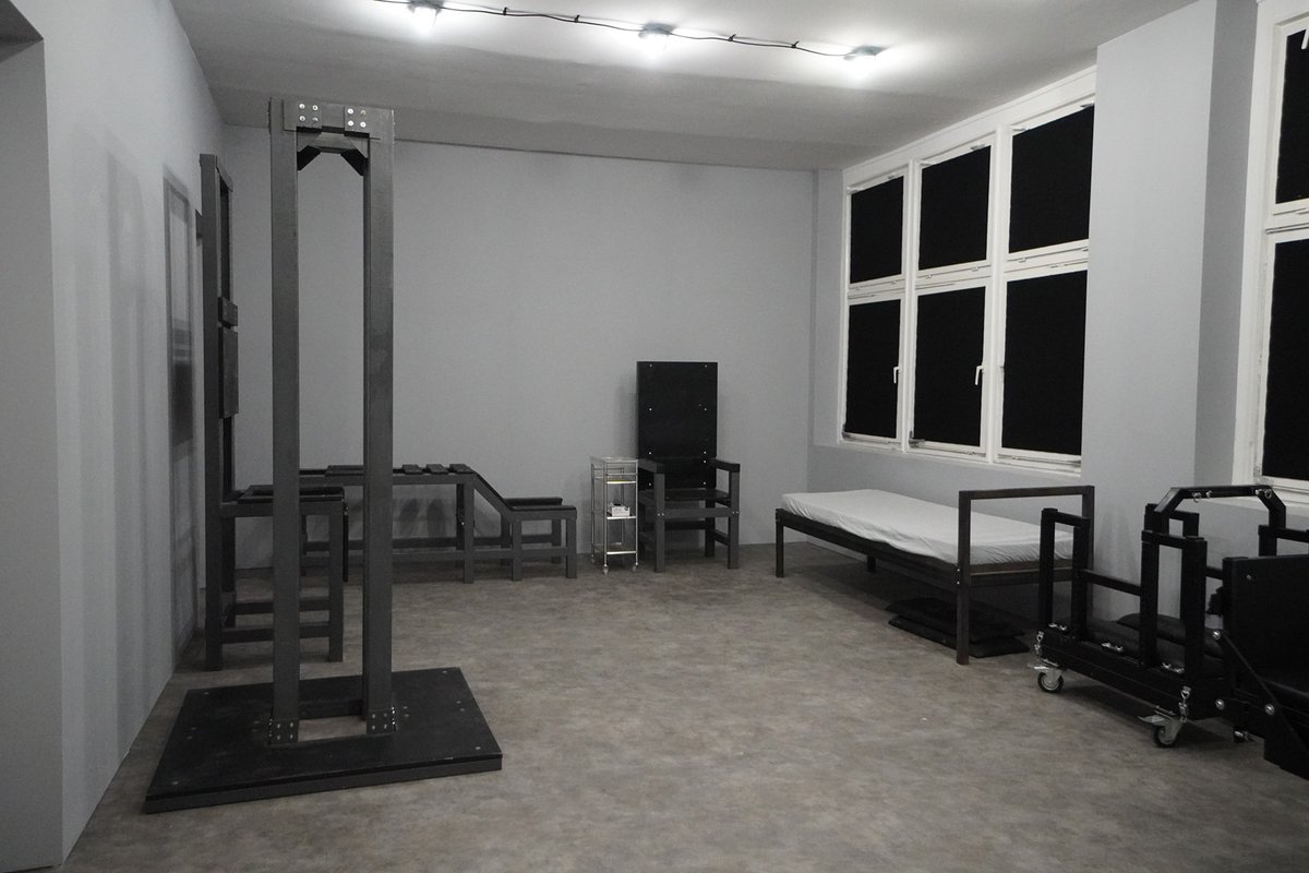 WarsawPrison's tweet photo. Here is a Studio B . Classy prison grey walls https://t.co/nxpP2JNcnM