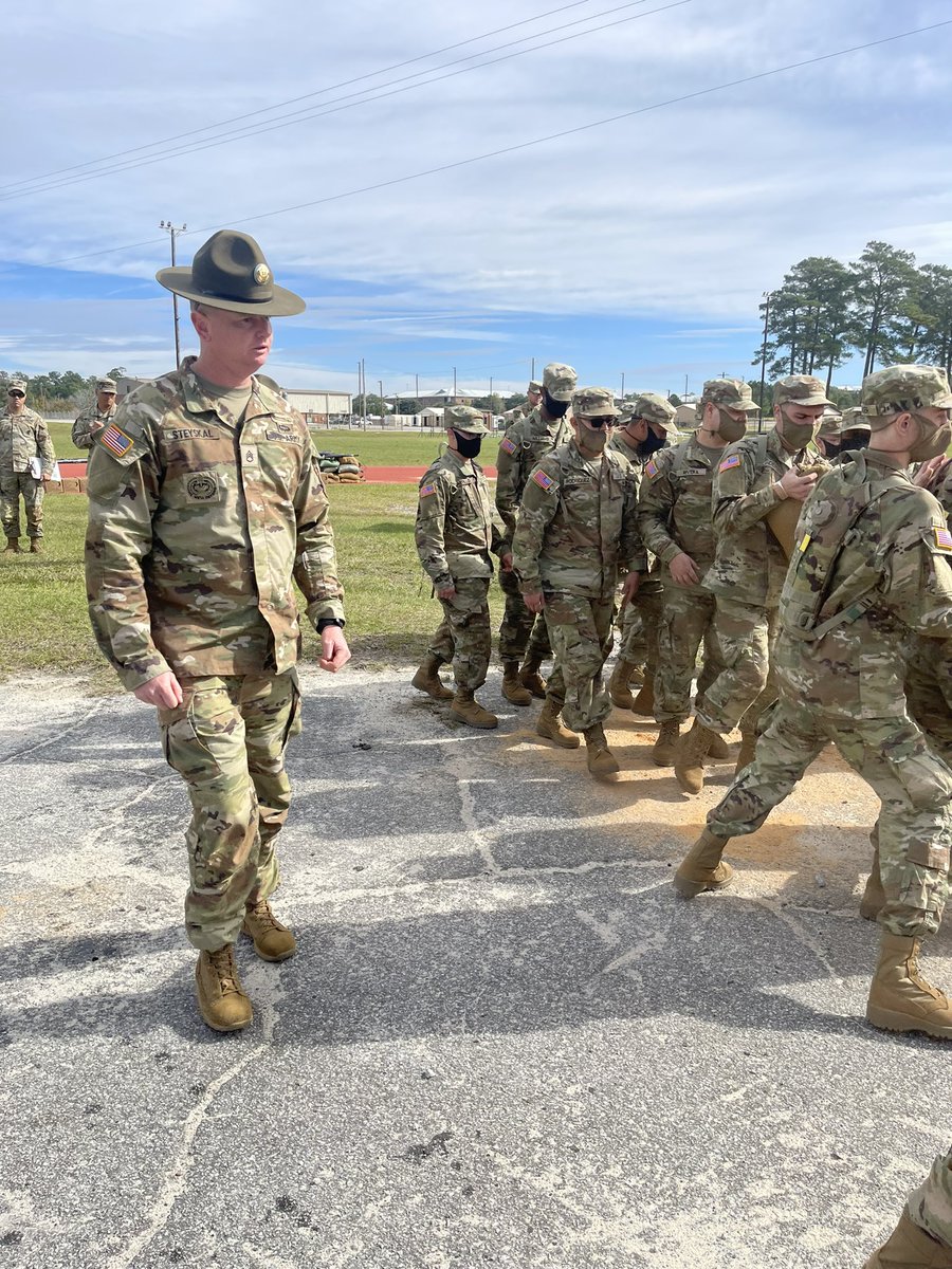 Vicksburg06's tweet photo. Good afternoon Team Vicksburg, family and friends. C Co. PICK UP day has just kicked off ! @Vicksburg_7 @193rd_IN_BDE @fortjacksoncg #FirstAtVicksburg #VictoryStartsHere https://t.co/rWcrMph1Yh