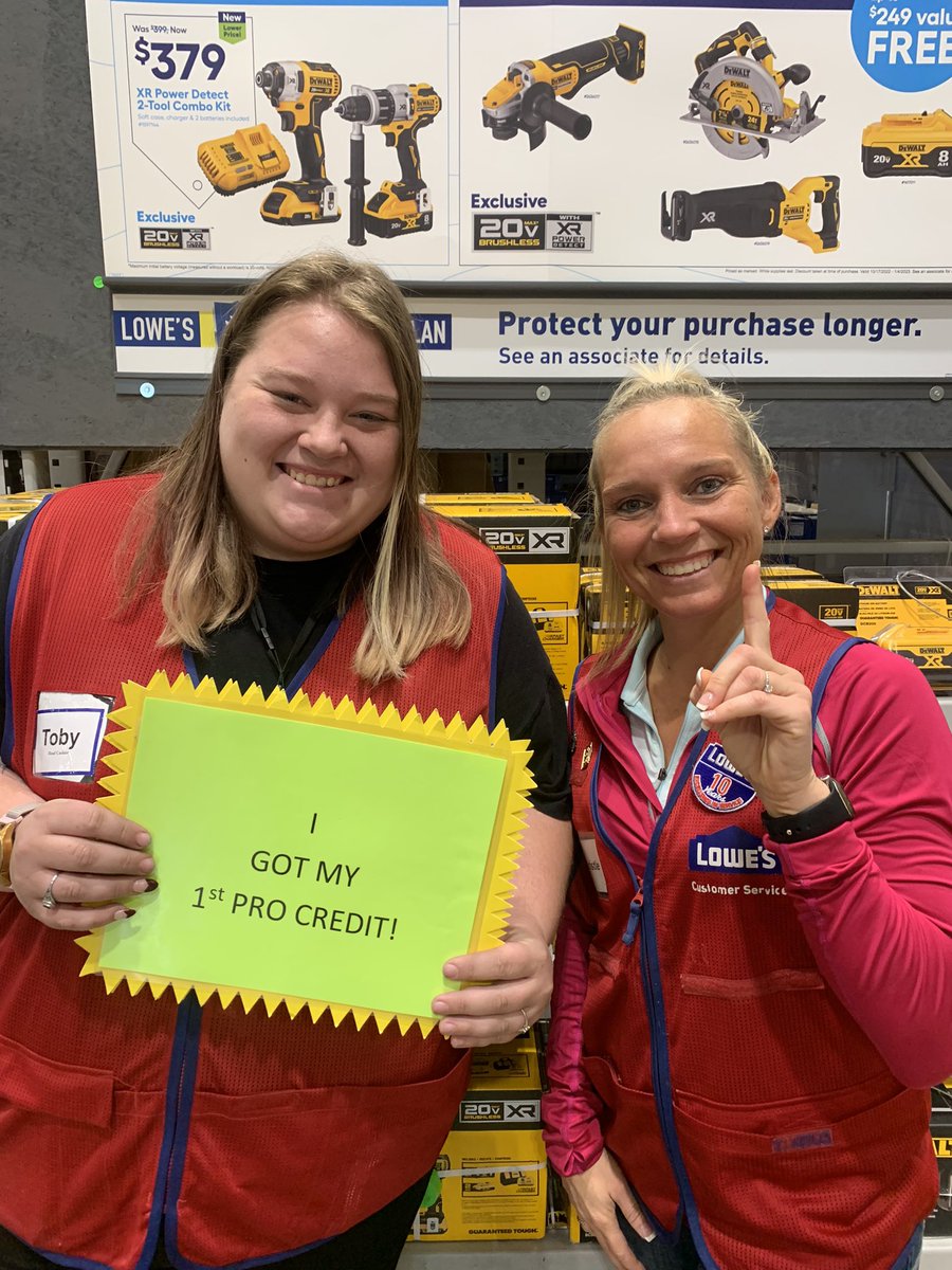 ChristleWalker's tweet photo. First time credit generators!
Toby, a brand new head cashier, and Robert, a plumbing associate, giving SMART customer service! Lowes 535 N OKC. 💪 #lowescredit #region5 #letsgo https://t.co/TaN28OP9UM