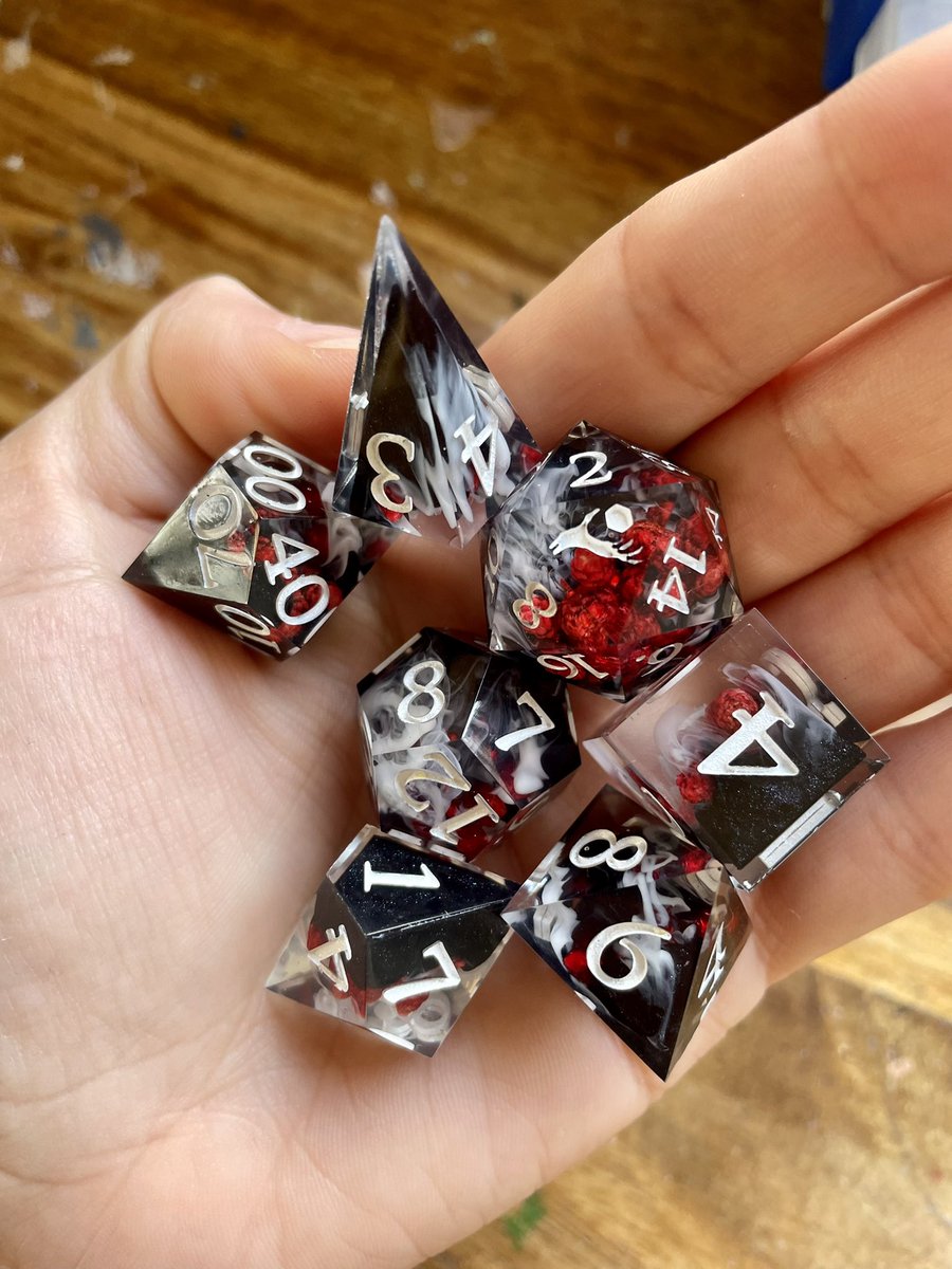 DicebyDi tweet media