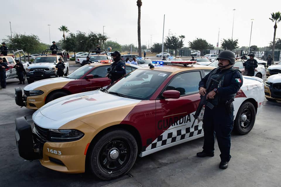 Entregó Gobernador Américo Villarreal las primeras 100 patrullas de la Guardia Estatal, 40 asignadas a la zona fronteriza para cumplir con labores de seguridad.
#HagamosHechos
#Reynosa
#IMPORTANTE
