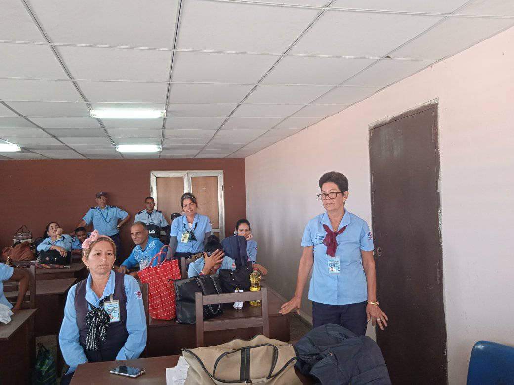 ECASAVaradero's tweet photo. Se desarrolla la primera asamblea  en el #aeropuertovra correspondiente a la Sección Sindical #Espac 4 #SegundaConferencia del SNTTP ,se evaluan las principales tareas ,misiones y atención a los planteamiento de los trabajadores #MatancerosEnVictoria  #snttp https://t.co/08ts5Ip0tj