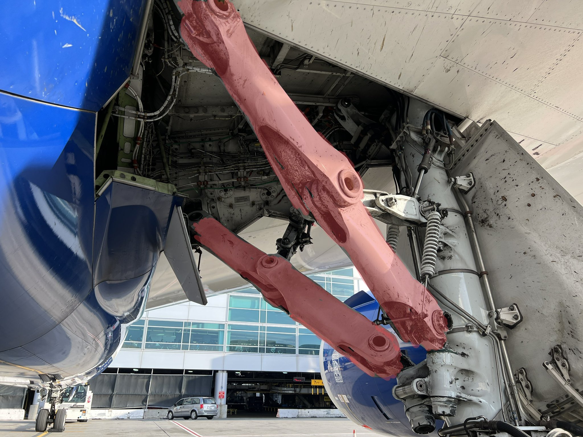 James Shepard 787trivia On The 787 8s Only Left The Main Gear Drag And Side Braces Shown In Red Are Unusually Of Composite Carbon Fibre Construction On The 87 9s 10s And Pretty
