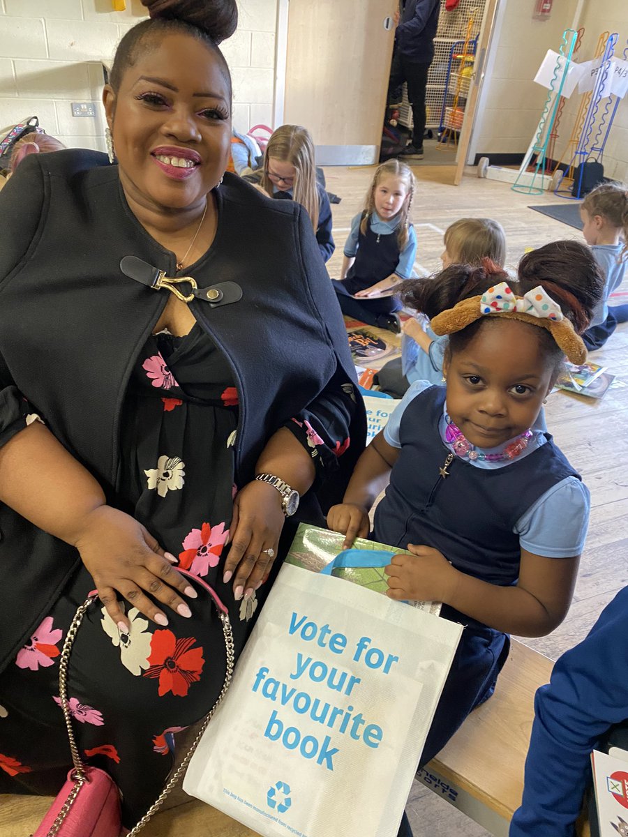 Thanks to the parents, grandparents, carers and P7 buddies that came today to help share in the magic of the p1 children receiving their Bookbug Book Bag. There was a real buzz and excitement to see what fantastic books they had been gifted. <a href="/SimpsonPrimary/">Simpson Primary</a> <a href="/ReadSps/">SPSLovestoRead</a>