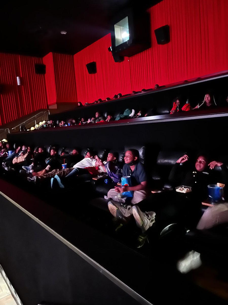 sciISlife's tweet photo. 🎶It’s the STEAM for me!” Wakanda Forever is filled with amazing technology, visual art and science!! We are grateful to have this experience as a school! #gamechanger #gotJOY?? @KramerMiddle https://t.co/KlNqRcp8cy