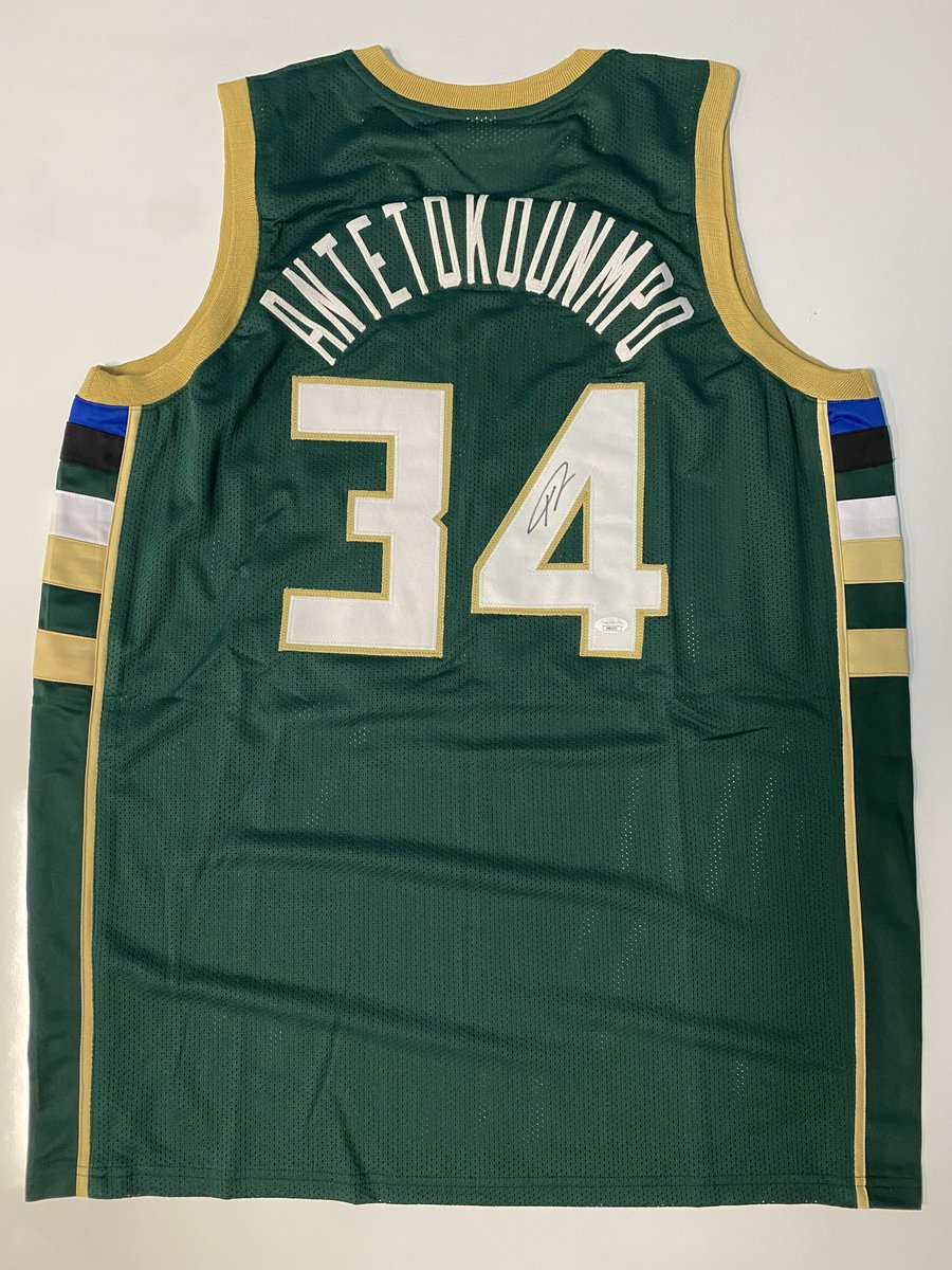 🚨COLLAB ALERT🚨

Ballerz 🤝 Metabilia

To celebrate, we are giving away an Iconic Sneakerz NFT and a signed Giannis jersey. 

To Enter:

1. Be a Ballerz NFT holder
2. Follow <a href="/BALLERZ_NFT/">BALLERZ</a> &amp; <a href="/metabilia_io/">METABILIA.io</a> 
3.❤️,🔁, tag a friend

⏰Winner announced in 72 hours.