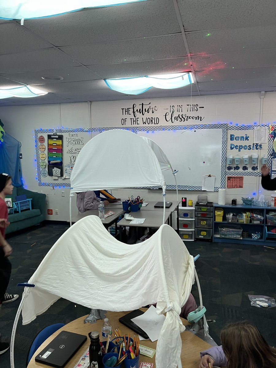 betz2ndgraders's tweet image. Combining our Westward Expansion curriculum with out nonfiction writing unit has begun, so we saddled up the wagons and headed west! @mcgaugheyj @LitROCK_taylor #crosscurriculumteaching