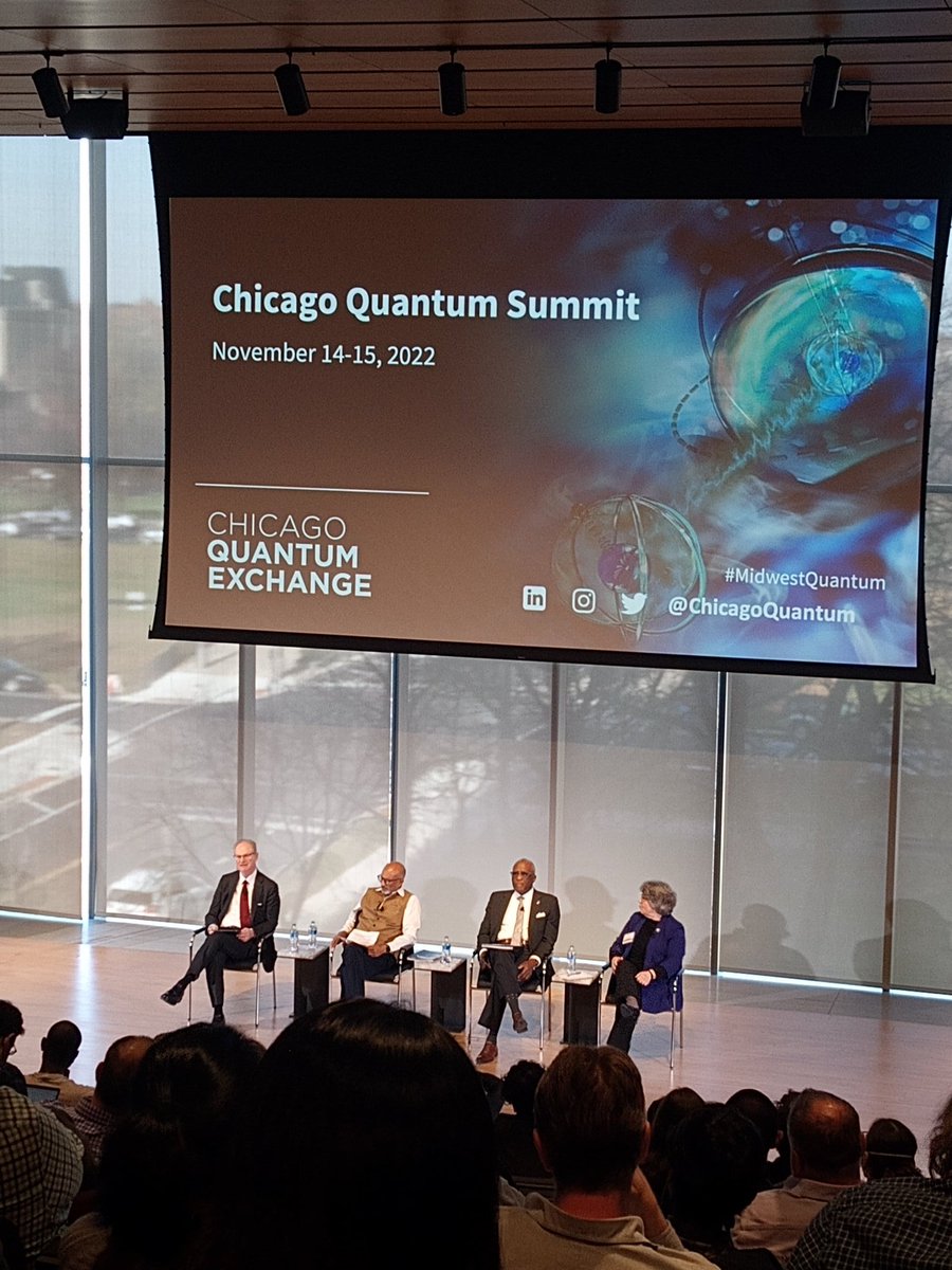 Attending the #ChicagoQuantumSummit organized by @ChicagoQuantum, learning about frontier research and innovation in quantum information technology! ⚛️

#MidwestQuantum @UChicagoPME 
#physics #postdoclife