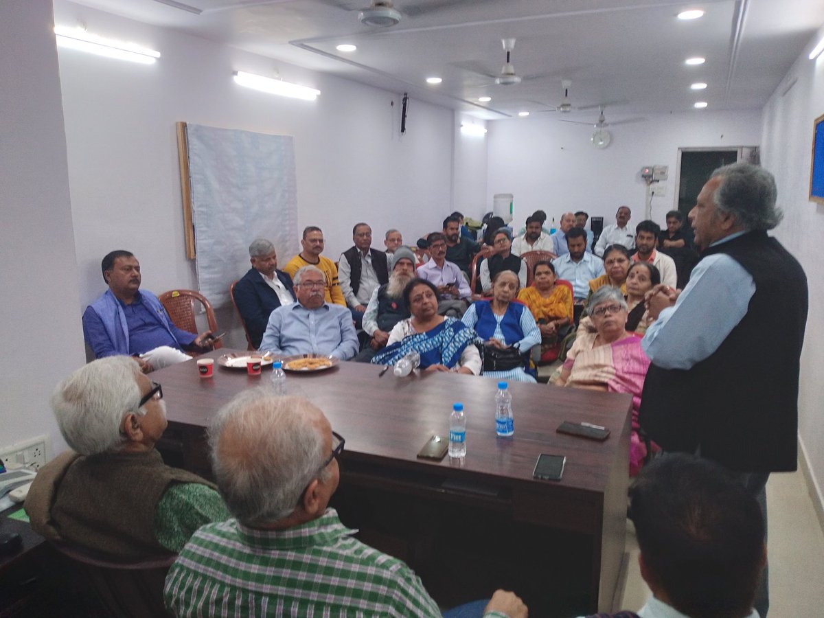 Today in rememberance of Pandit Nehru's birth anniversary a public deliberation was organised by Centre for Objective Research and Development(CORD) and Bhaichara Committe at CORD's Lucknow office.
Deliberation was presided by Prof.Ramesh Dixit and Prof.Nadeem Hasnain,Prof.Vinod