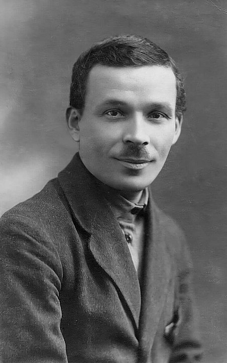 Accidentally the latest play we added to the 🇺🇦 #DraCor is set in #Kherson region. Its original name is ‘Hunger’ and it describes the famine of 1921-1922 in Ukraine. Its author Mykola Kulish was forced to rename the play to '97' and add a happy ending. Kulish was executed in 1937